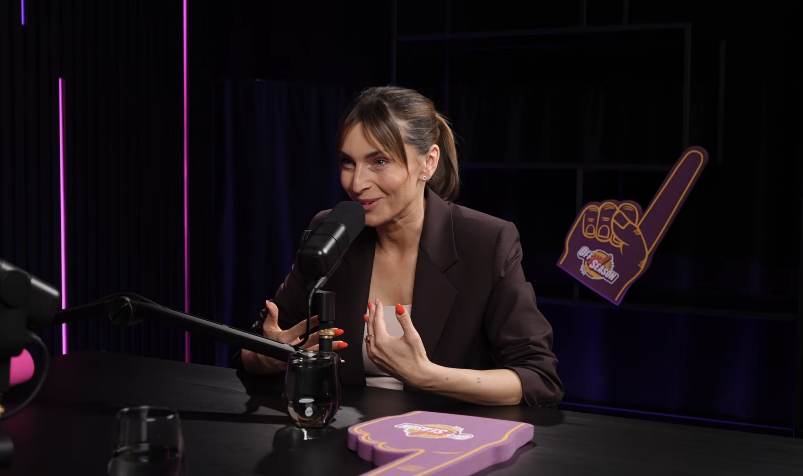 Velká sportovní fanynka, ale trochu fanynka nevěrnice. Pusť si Offseason talk s moderátokou Janou Peroutkovou.
